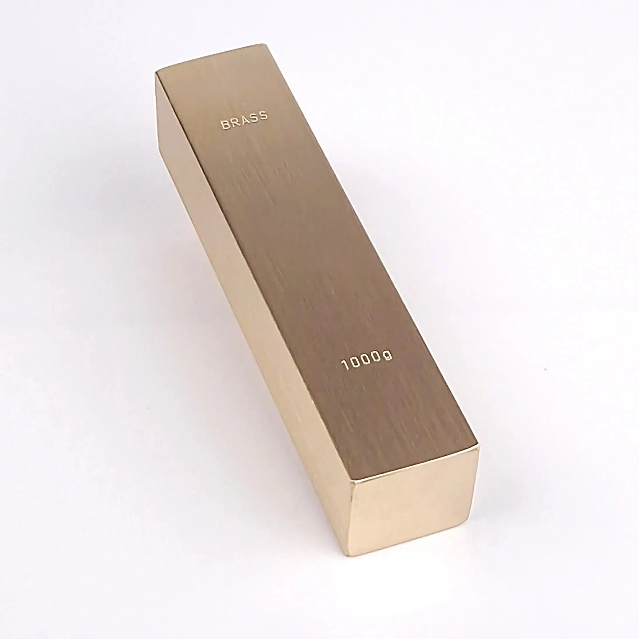 Comparison of precious metals and alternative alloys in jewelry production